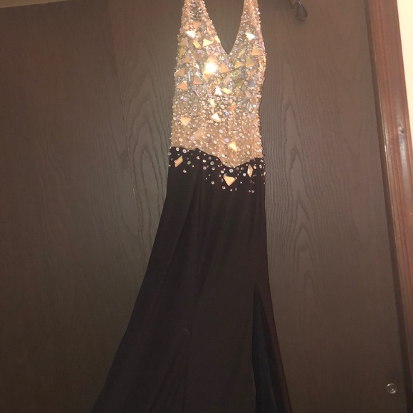 Black sequenced mesh prom dress - Picture 5 of 8